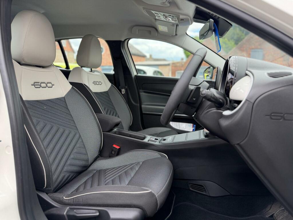 Fiat 600 1.2 Hybrid 48V Edct-6 2025 Black #15