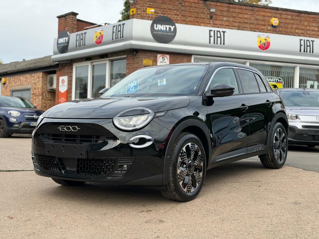Fiat 600 1.2 Mhev Suv Hybrid E-dct Euro 6 Ss Black #4