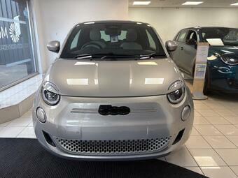 Fiat 500E 42Kwh Giorgio Armani #2