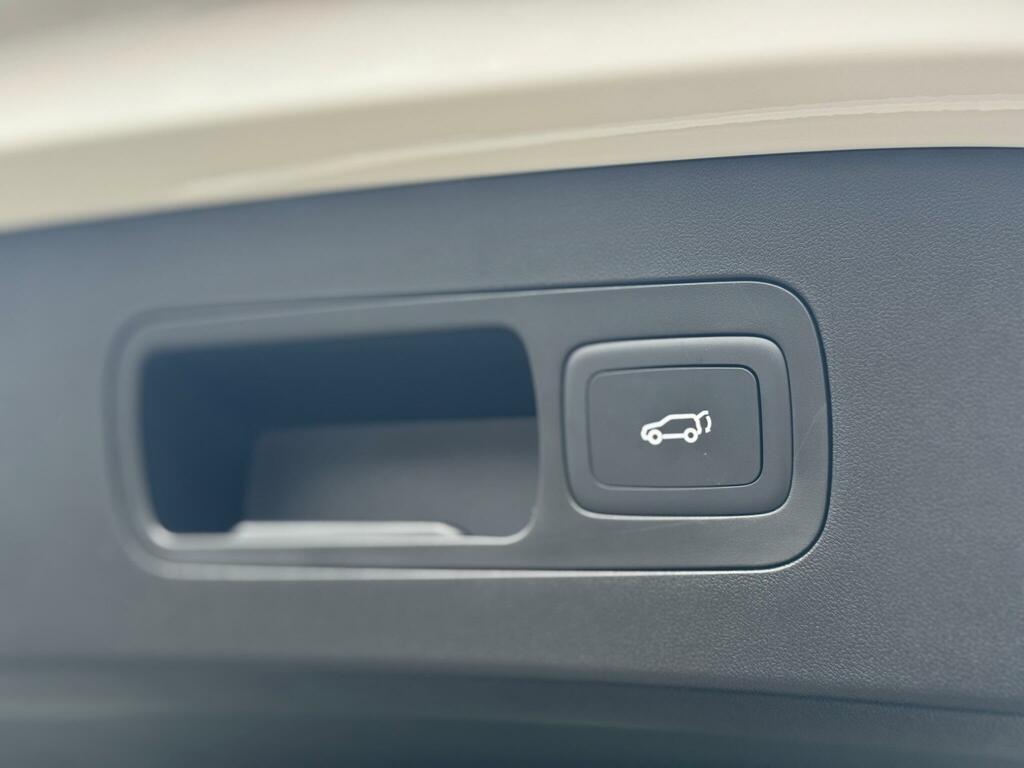 MG 1.5T 24.7Kwh Premium Euro 6 Ss Silver #17