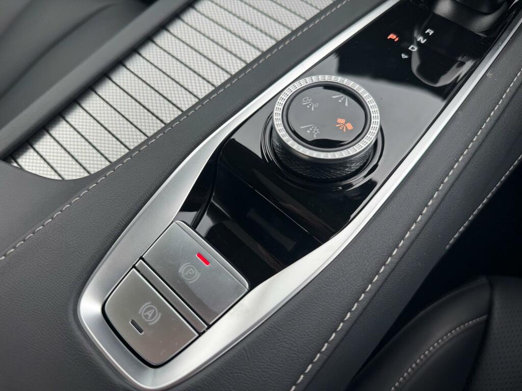 MG 1.5T 24.7Kwh Premium Euro 6 Ss Silver #31