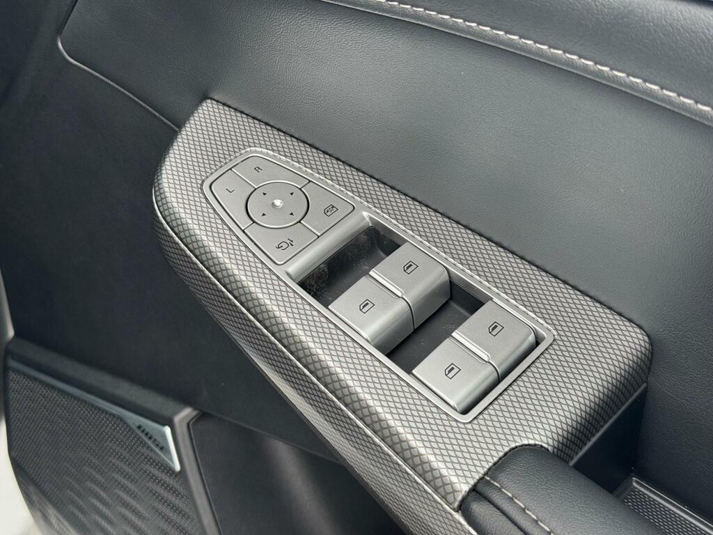 MG 1.5T 24.7Kwh Premium Euro 6 Ss Silver #26