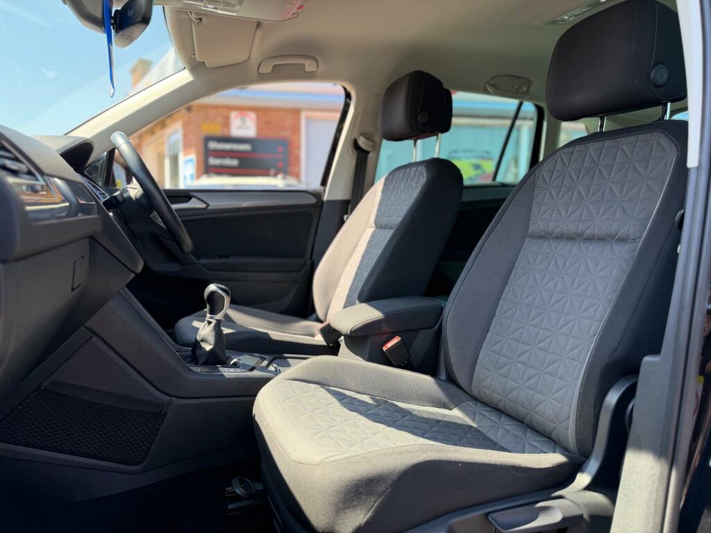 Volkswagen Tiguan 1.5 Tsi Life Suv Euro 6 Ss 1 Black #4