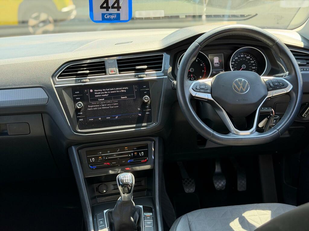 Volkswagen Tiguan 1.5 Tsi Life Suv Euro 6 Ss 1 Black #5