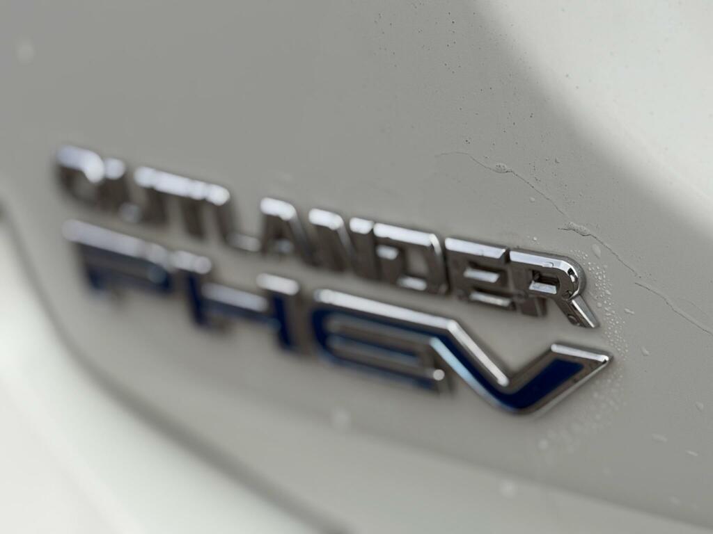 Mitsubishi Outlander Phev Dynamic Red #43