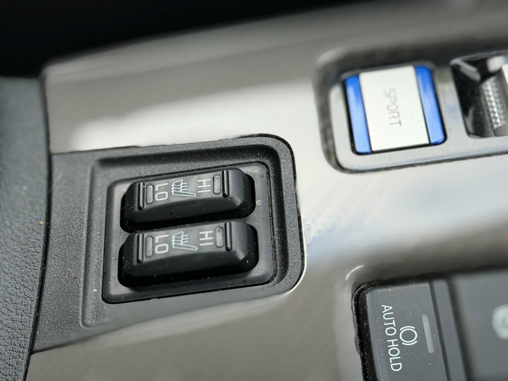 Mitsubishi Outlander Phev Dynamic Red #25