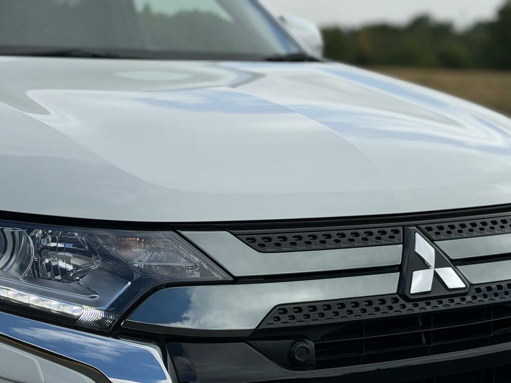 Mitsubishi Outlander Phev Dynamic Red #42
