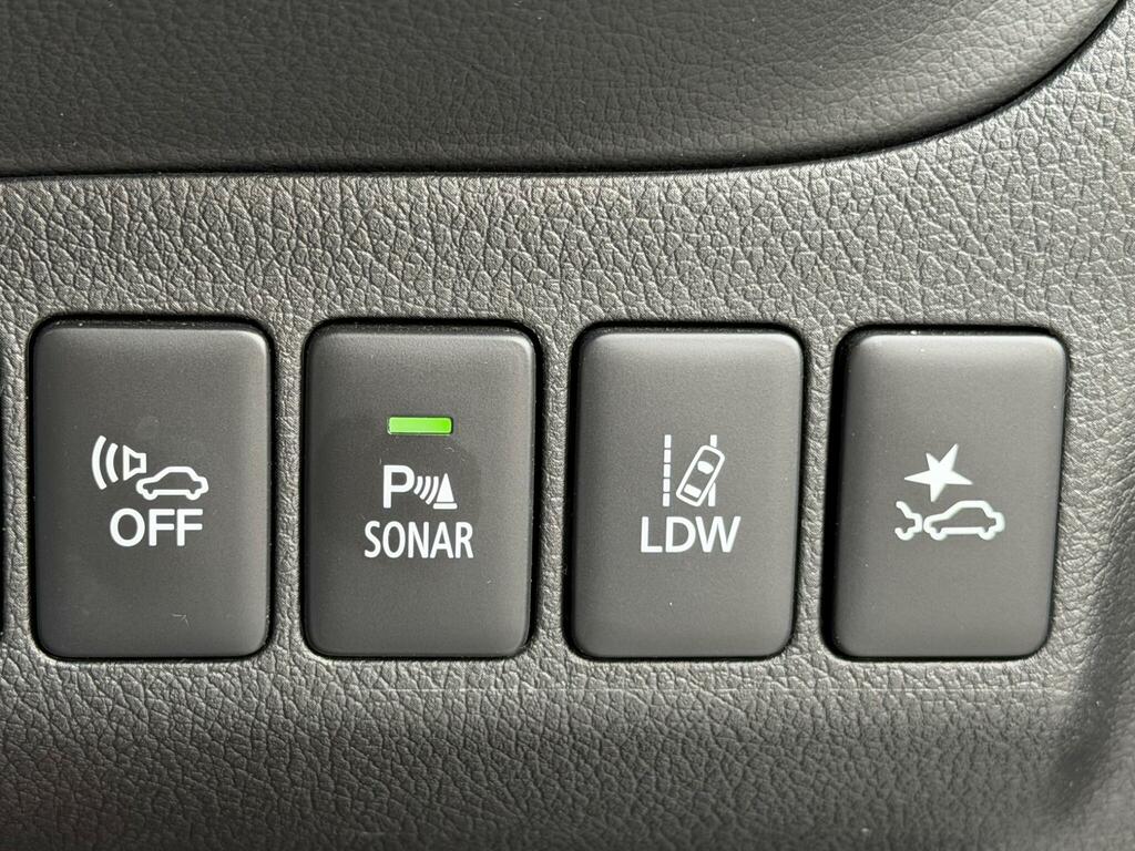 Mitsubishi Outlander Phev Dynamic Red #24
