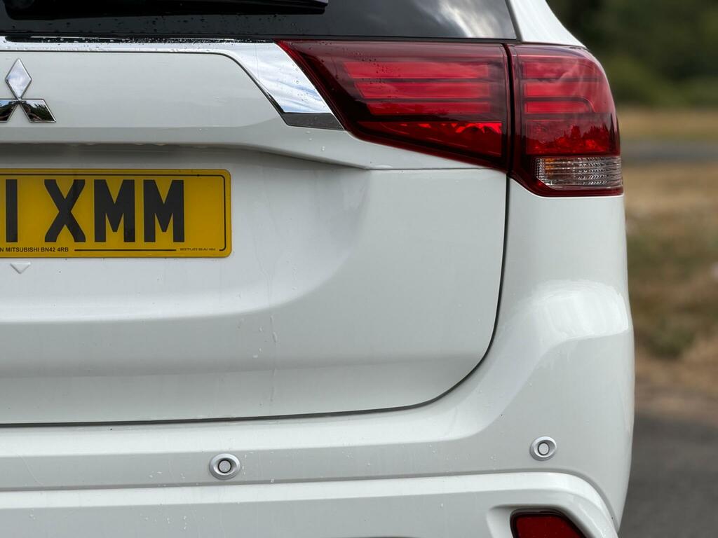 Mitsubishi Outlander Phev Dynamic Red #11