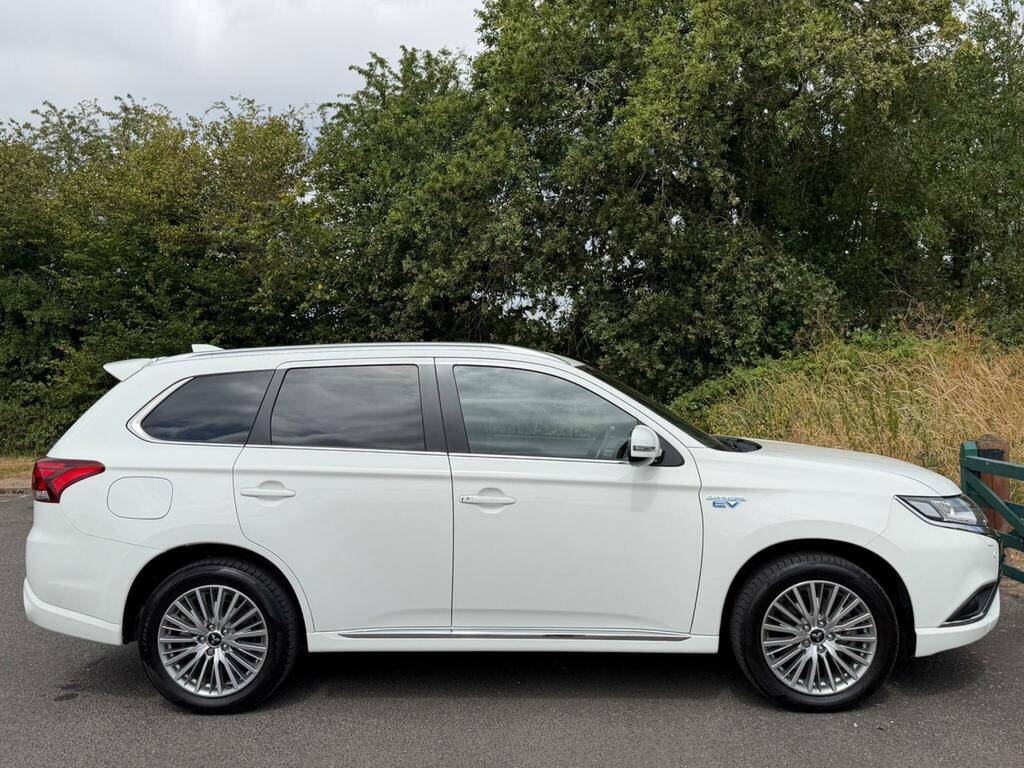 Mitsubishi Outlander Phev Dynamic Red #9