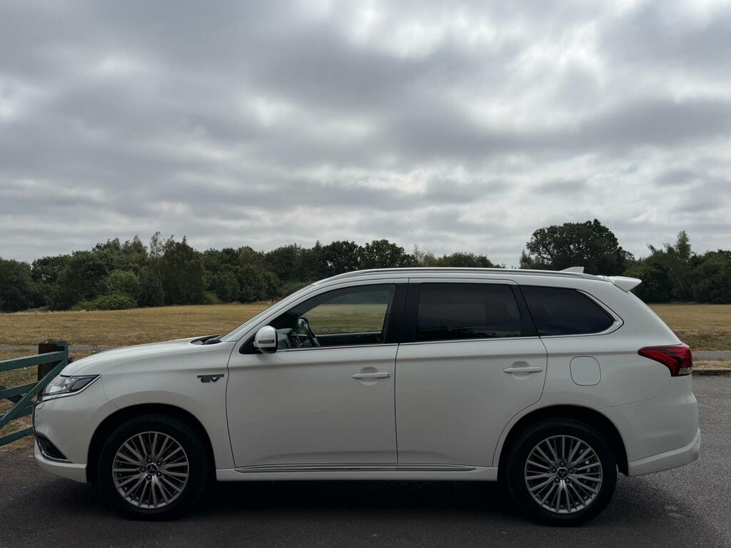 Mitsubishi Outlander Phev Dynamic Red #13