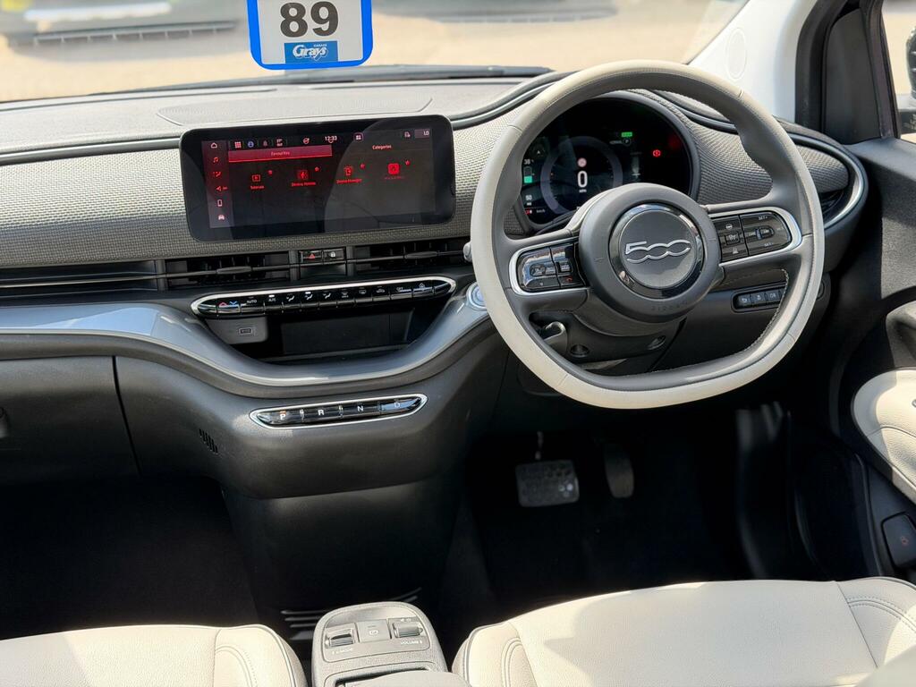 Fiat 500E 42Kwh La Prima Hatchback 118 Ps YR22TBY Black #5