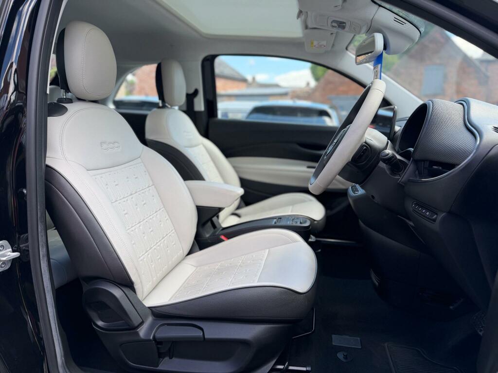 Fiat 500E 42Kwh La Prima Hatchback 118 Ps YR22TBY Black #4