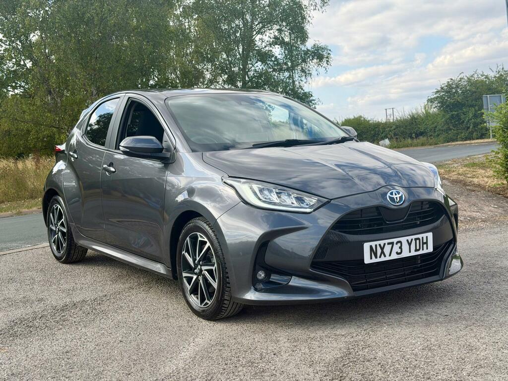 Toyota Yaris 1.5 Vvt-h Design E-cvt Euro 6 Ss Grey