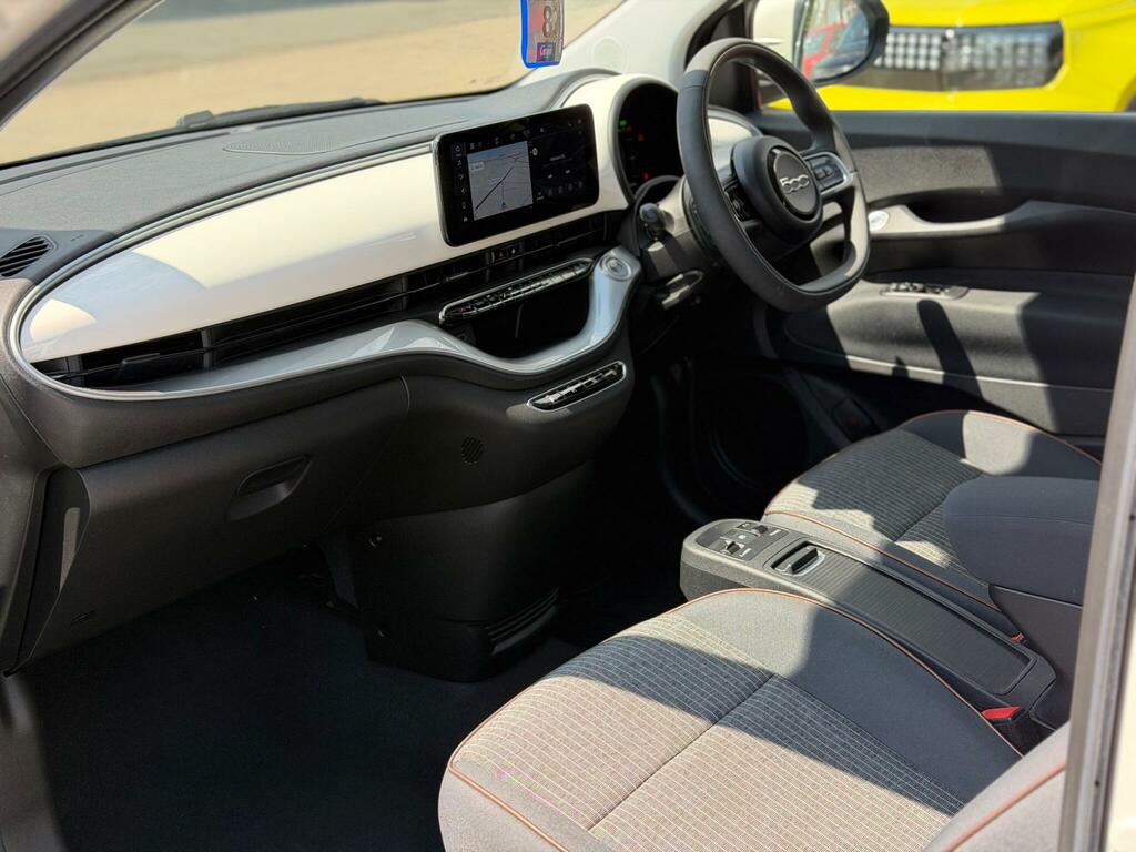 Fiat 500E 42Kwh La Prima Black #16