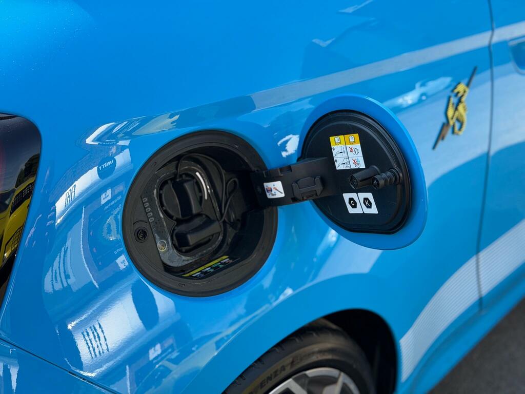Abarth 500 114Kw Turismo 42.2Kwh Blue #44