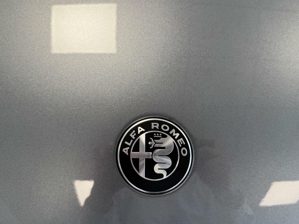 Alfa Romeo Junior 1.2 Turbo 145 Ibrida Black #50