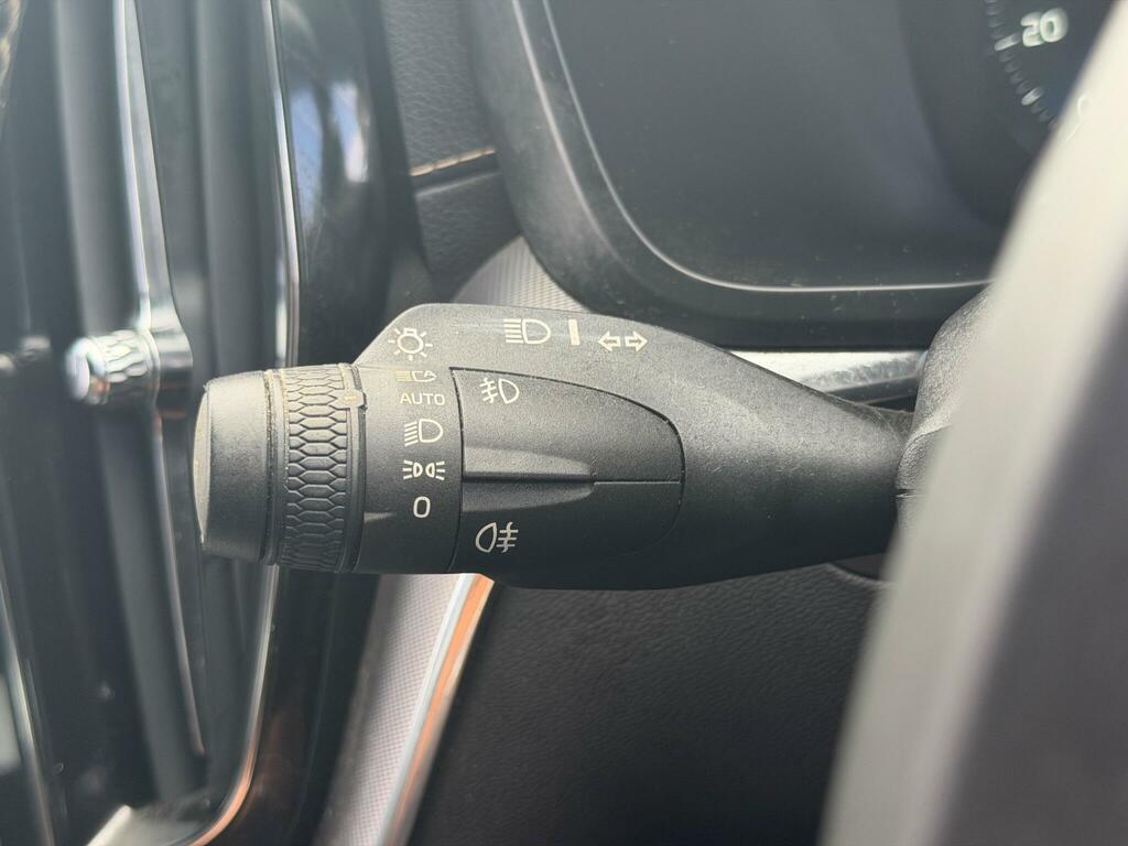 Volvo XC60 D4 190 R Design Nav Grey #17
