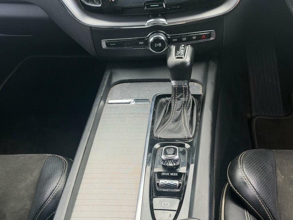 Volvo XC60 D4 190 R Design Nav Grey #10