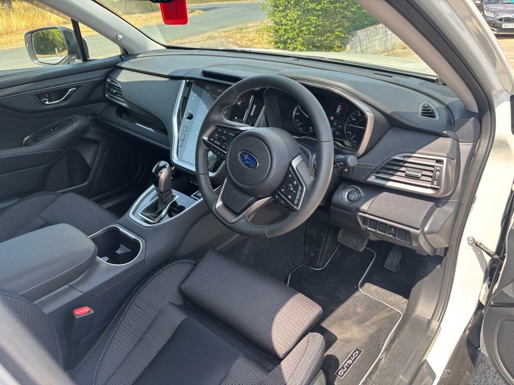 Subaru Outback 2.5I Touring Lineartronic Black #10
