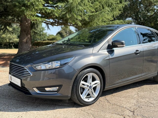Ford Focus Ecoboost Titanium Hatchback ST18VHL Grey #6