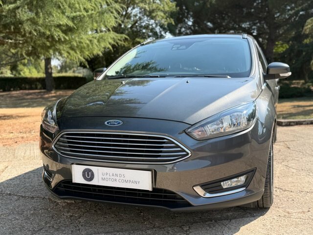 Ford Focus Ecoboost Titanium Hatchback ST18VHL Grey #4