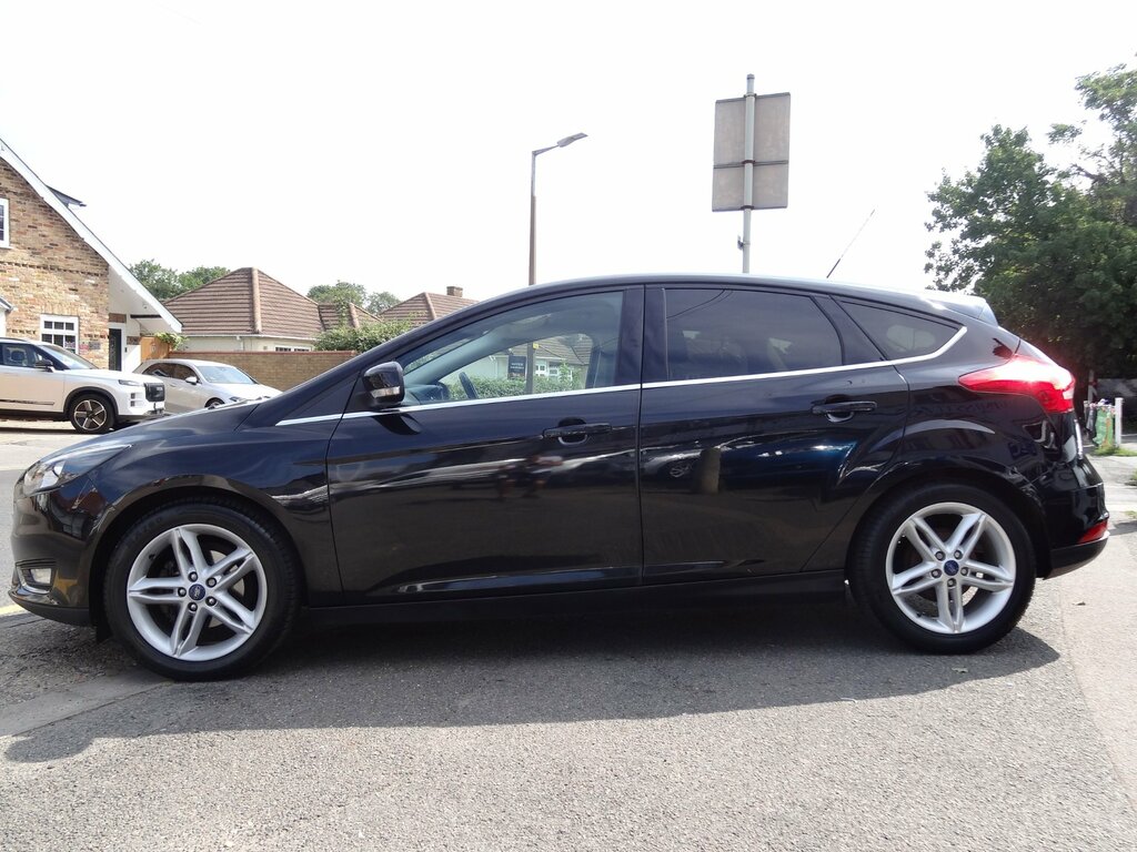 Ford Focus 1.5 Tdci Titanium Hatchback Euro Black #5