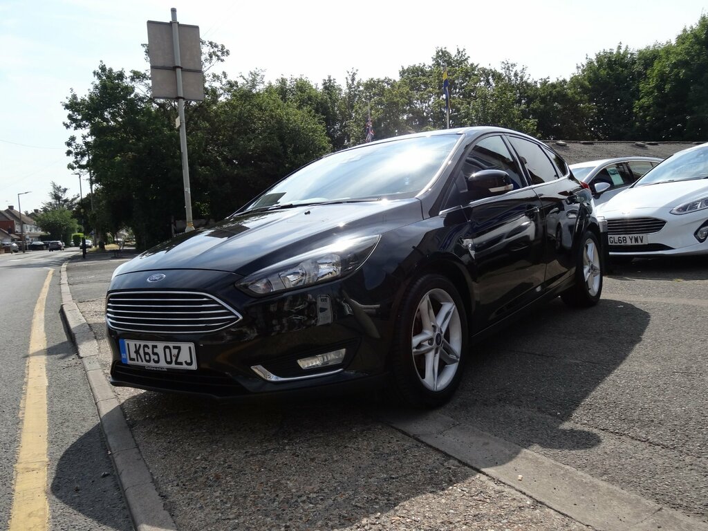 Ford Focus 1.5 Tdci Titanium Hatchback Euro Black #4