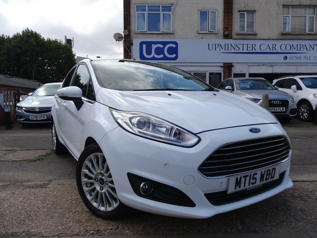 Ford Fiesta 1.0T Ecoboost Titanium Hatchback Powers White