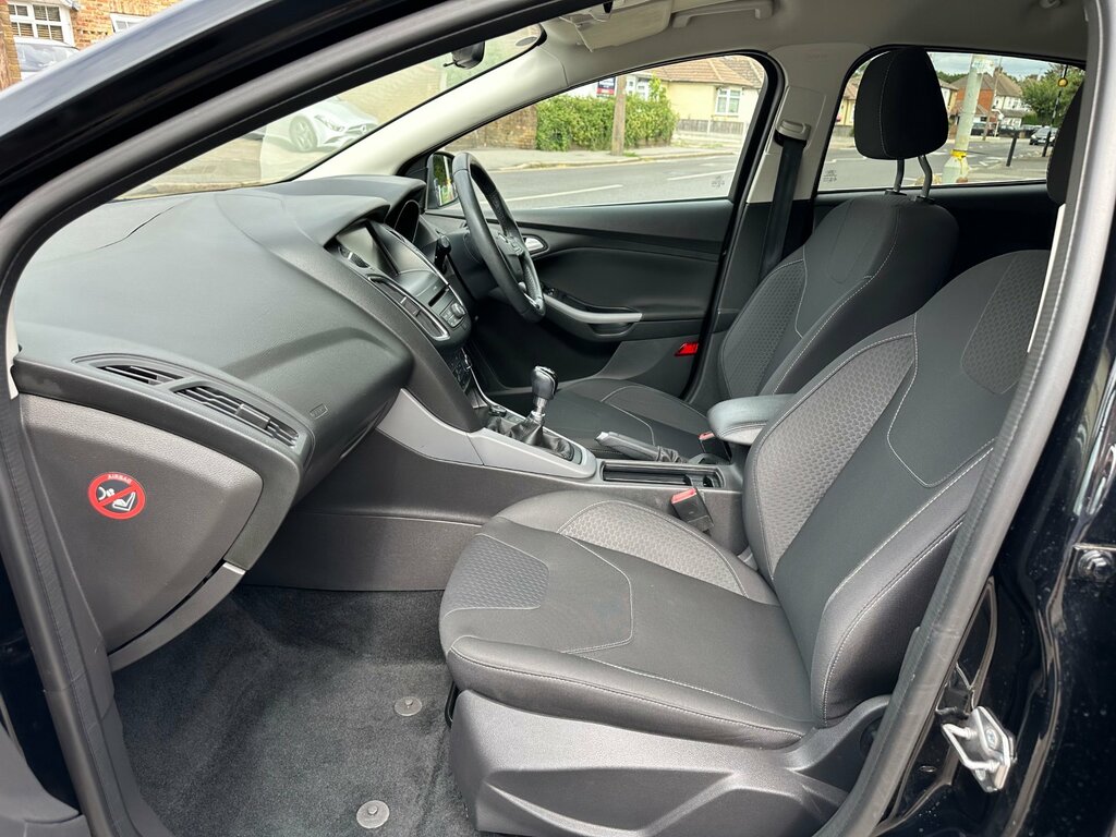 Ford Focus Zetec S 1.0 125Ps White #11
