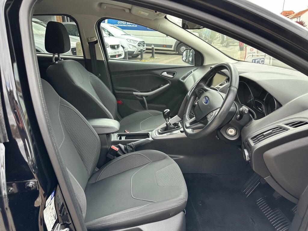 Ford Focus Zetec S 1.0 125Ps White #9