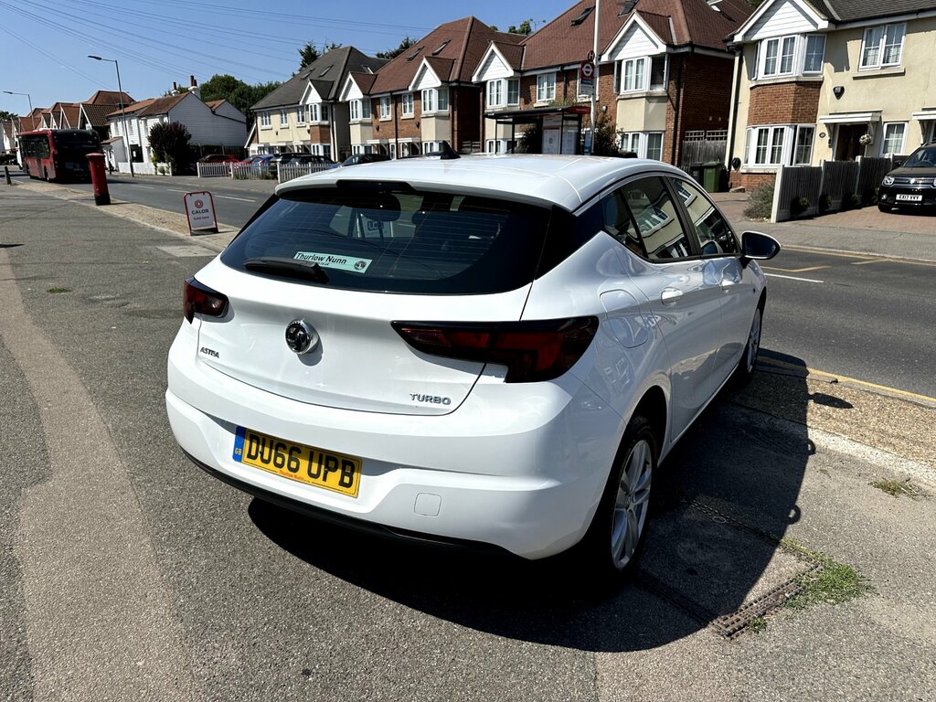 Vauxhall Astra 1.4I Turbo Tech Line Hatchback E White #3