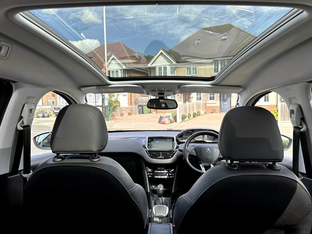 Peugeot 2008 2019 69 Puretech Red #10