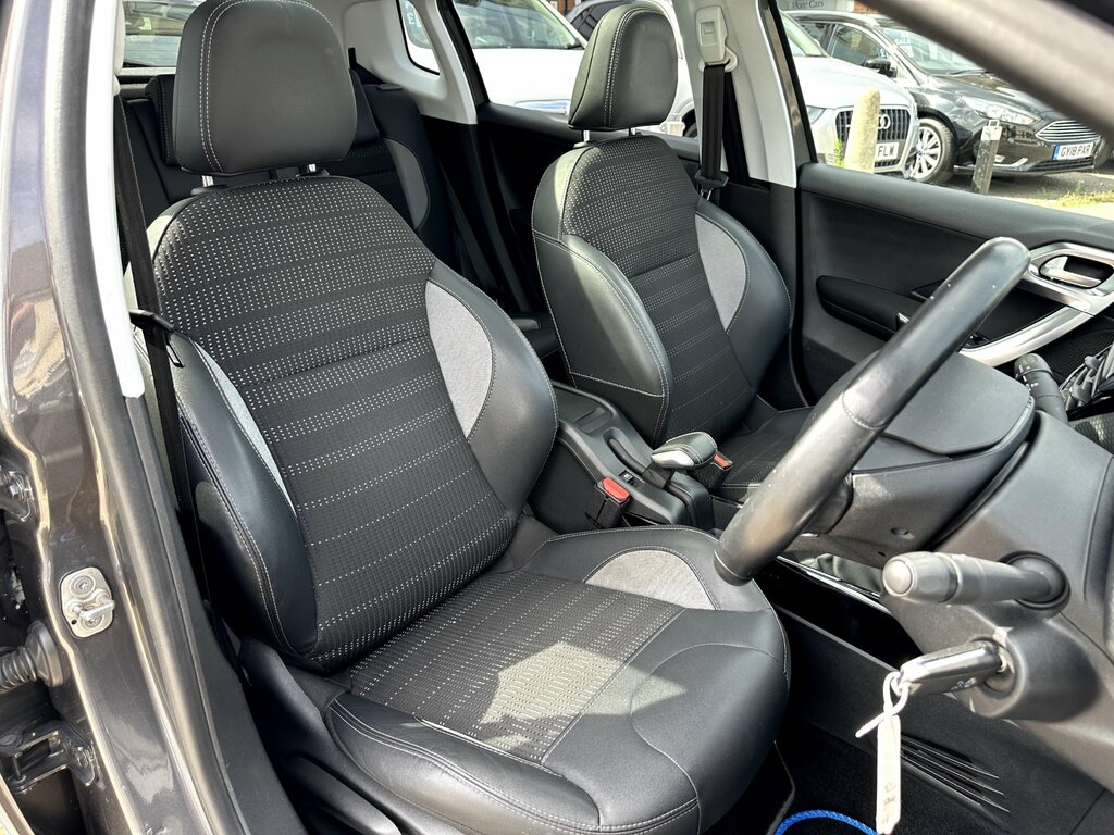 Peugeot 2008 2019 69 Puretech Red #13