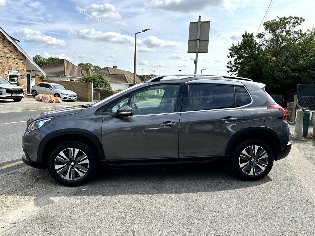 Peugeot 2008 2019 69 Puretech Red #8