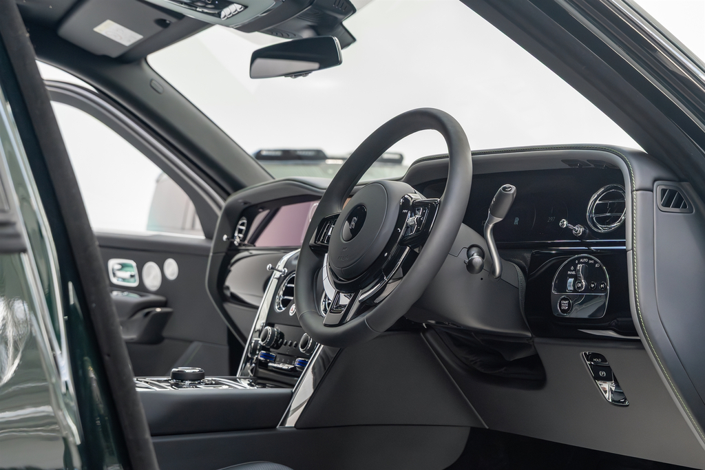 Rolls-Royce Cullinan V12 Grey #23
