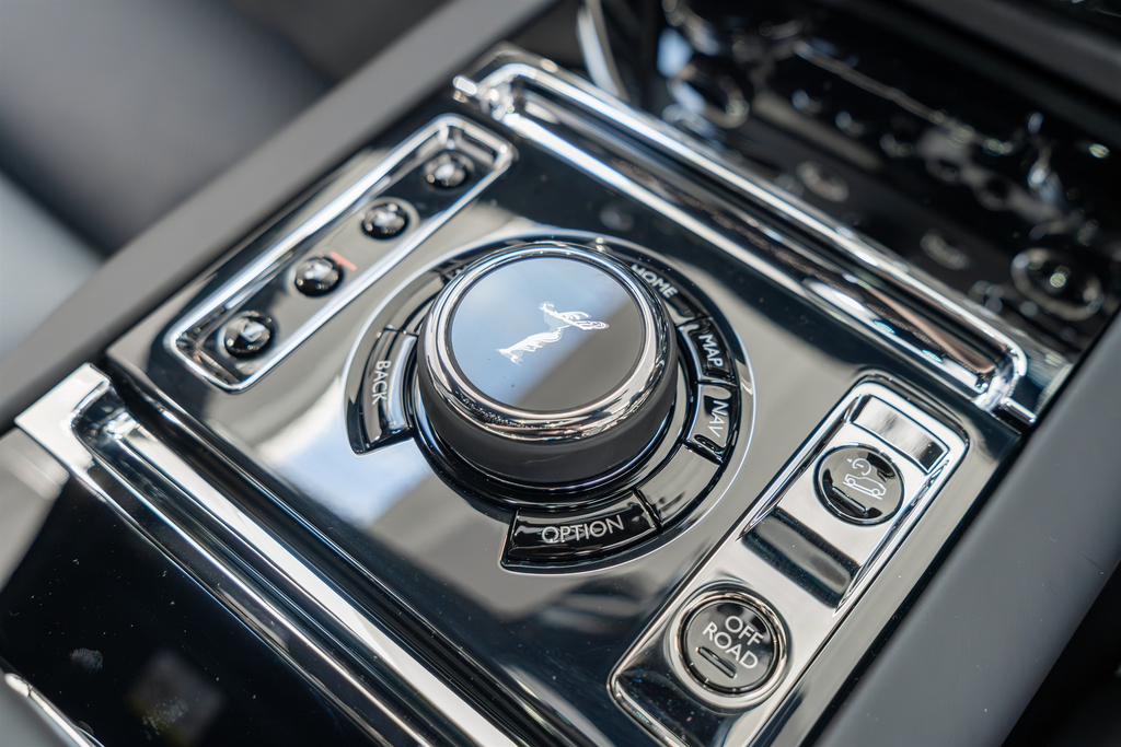 Rolls-Royce Cullinan V12 Grey #16