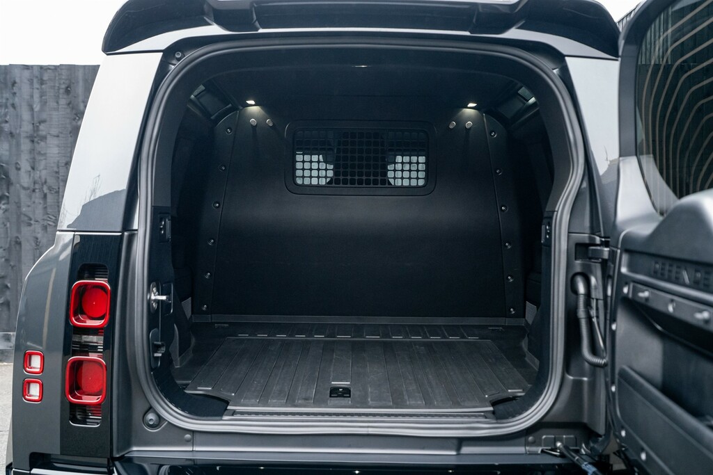 Land Rover Defender 90 X-dynamic Hse Grey #17