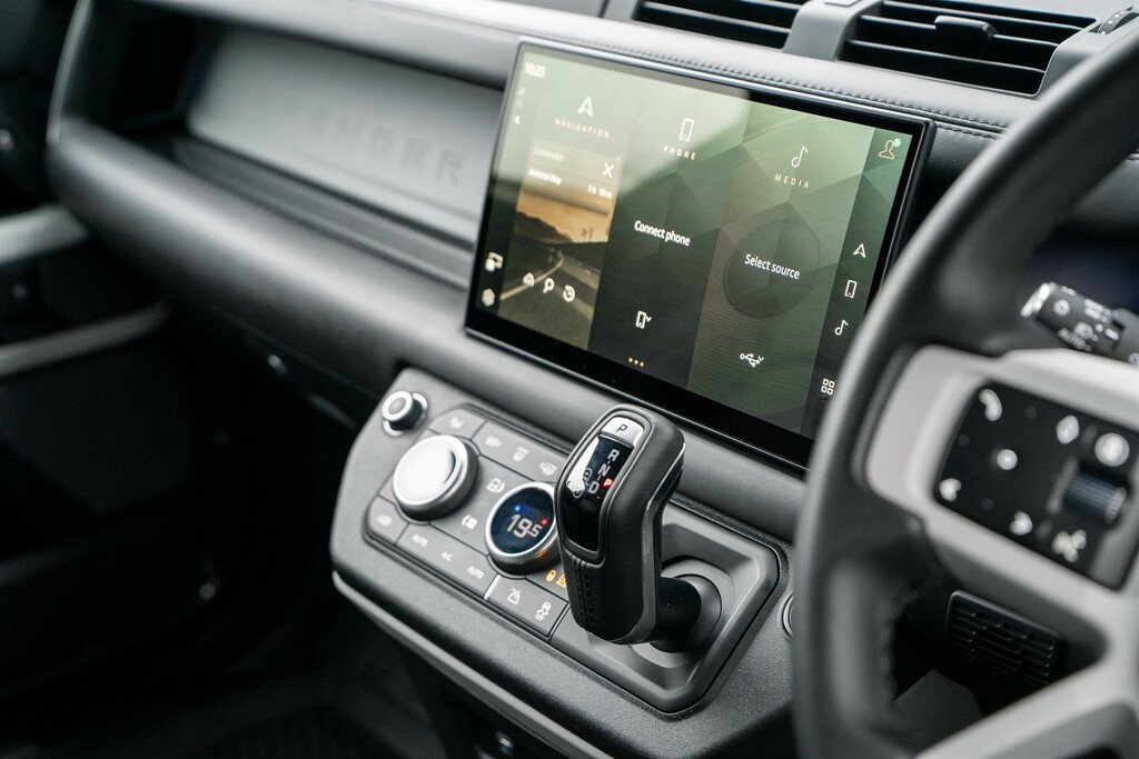 Land Rover Defender 90 X-dynamic Hse Grey #20