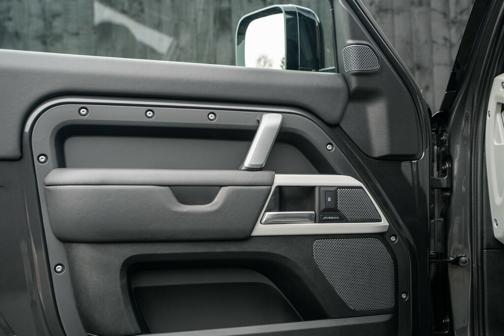Land Rover Defender 90 X-dynamic Hse Grey #18