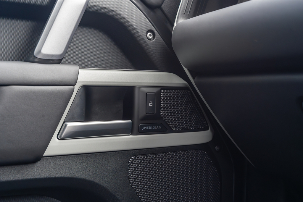 Land Rover Defender 90 3.0 D350 X-dynamic Hse Black #34
