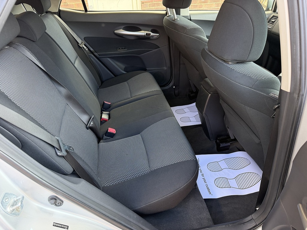 Toyota Auris 1.6 V-matic Tr Euro 5 Silver #10
