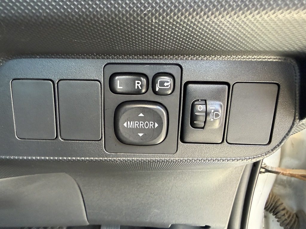 Toyota Auris 1.6 V-matic Tr Euro 5 Silver #14