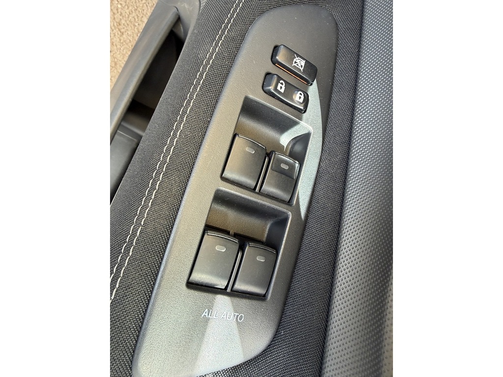 Toyota Auris 1.6 V-matic Tr Euro 5 Silver #15