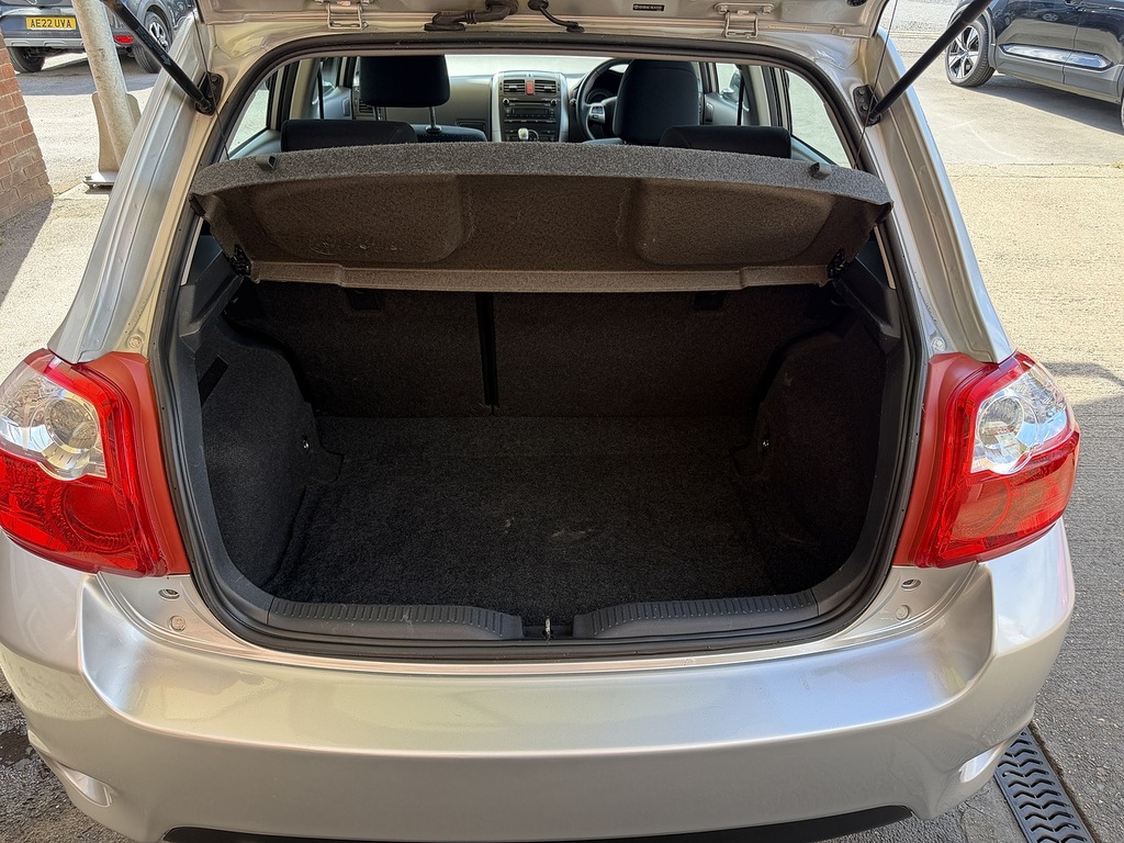 Toyota Auris 1.6 V-matic Tr Euro 5 Silver #12