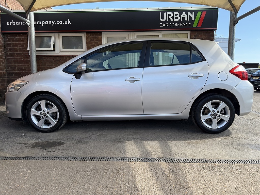 Toyota Auris D-4d Tr Silver #3