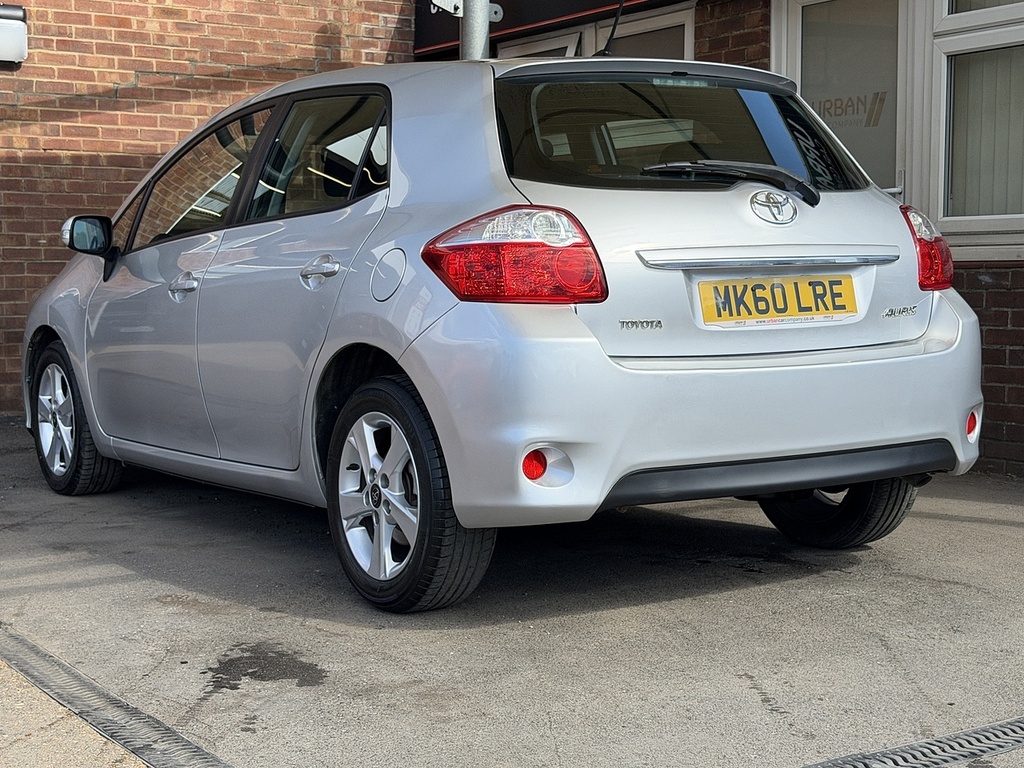 Toyota Auris D-4d Tr Silver #2