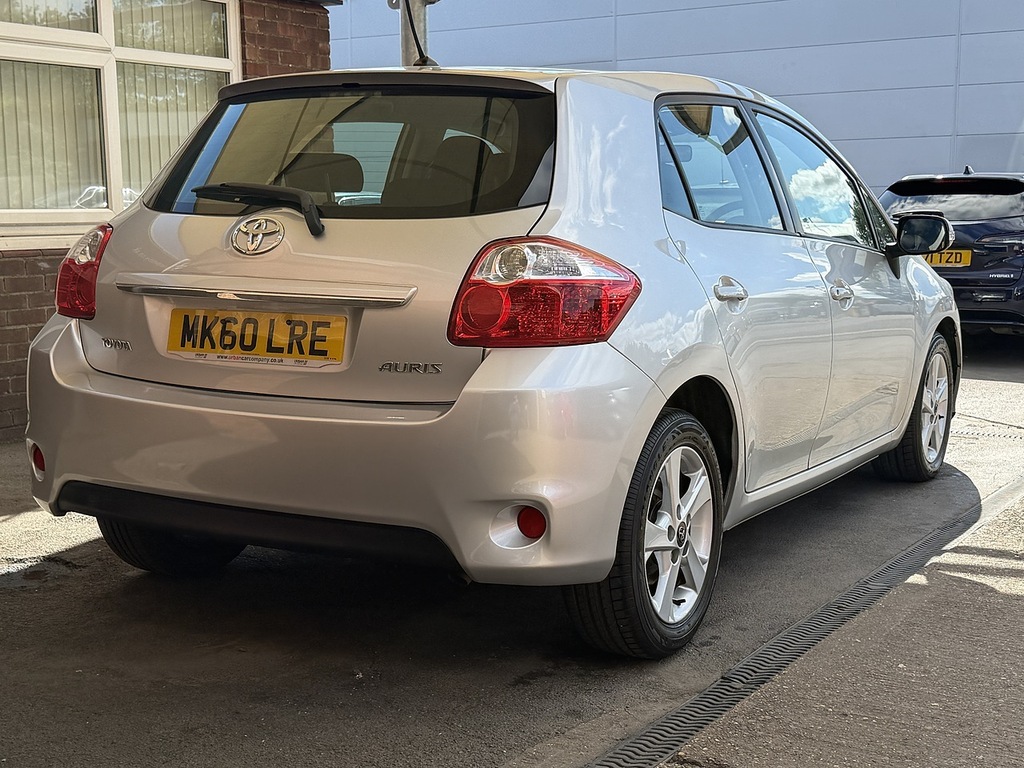 Toyota Auris 1.6 V-matic Tr Euro 5 Silver #7