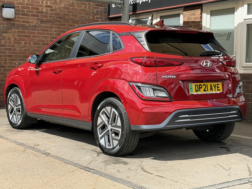 Hyundai Kona Premium Red #4
