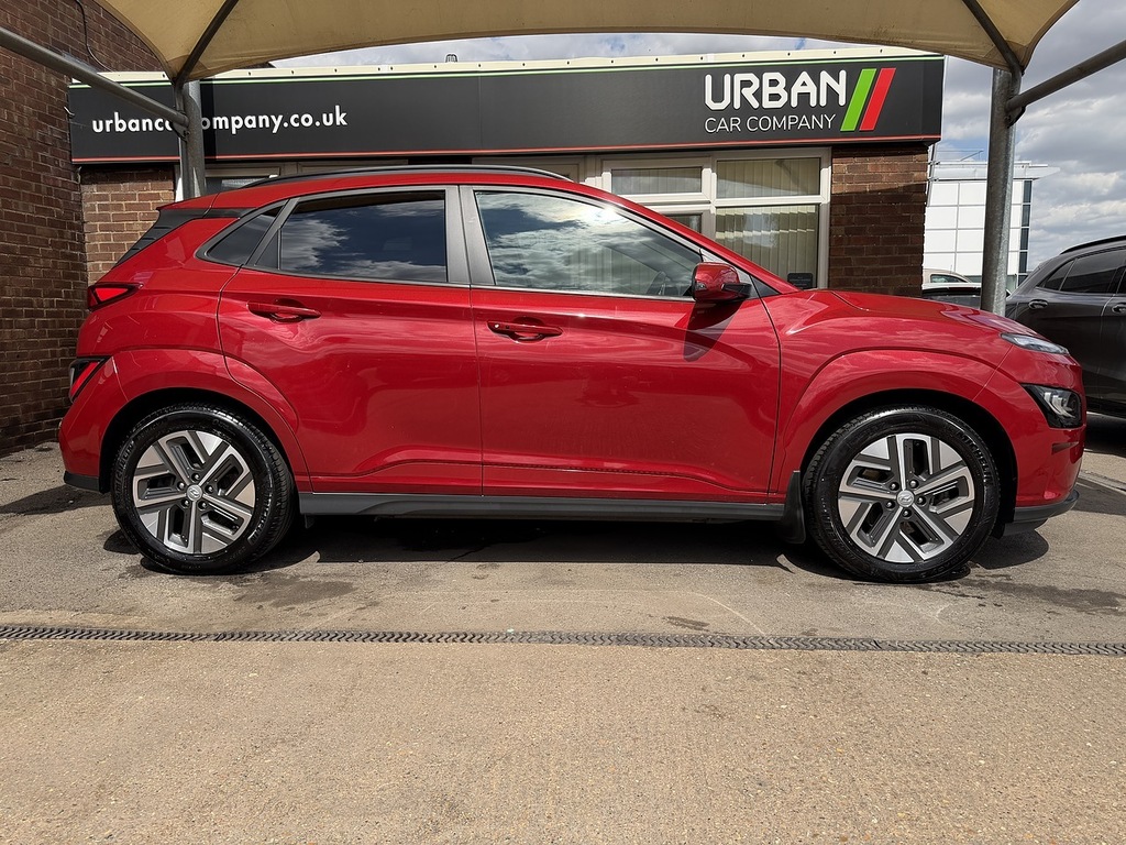 Hyundai Kona Premium Red #6